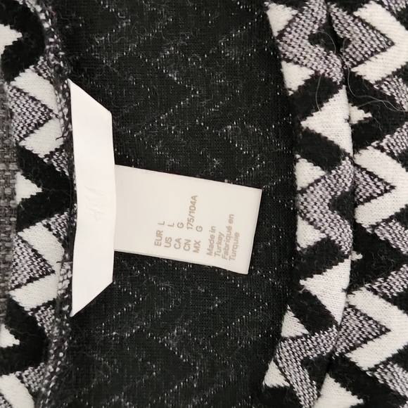 H&M Chevron Zig Zag Long Sleeve Knit Top L Oversized Boxy Fit Casual 3/4 Sleeves - Picture 11 of 14